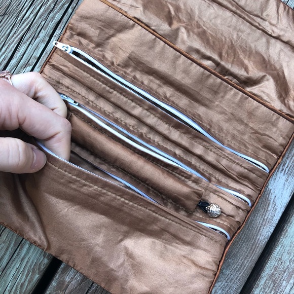 Makeup Bag 💄 - Picture 5 of 11